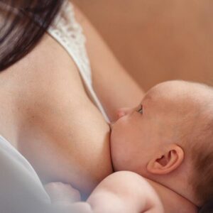 Dinh dưỡng cho trẻ 4 tháng tuổi: Những điều mẹ cần biết