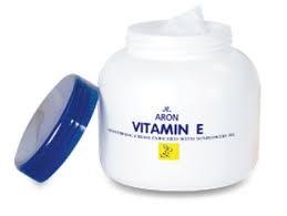 Kem dưỡng ẩm trắng da Vitamin E Aron